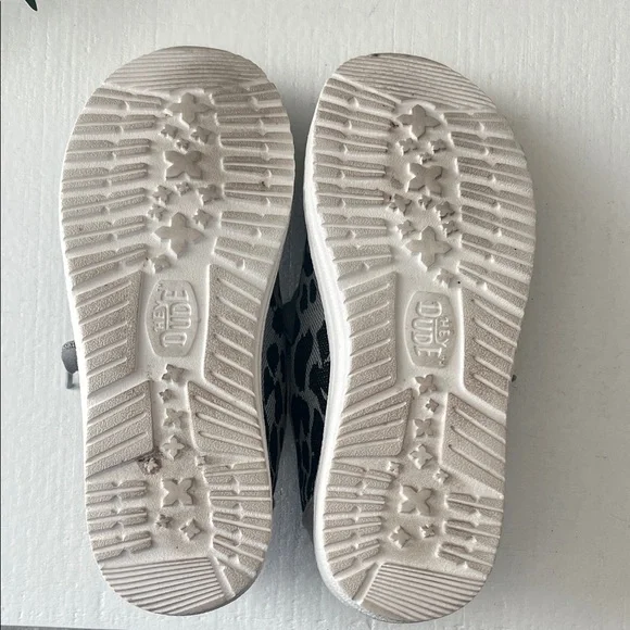 Hey Dude Women’s Wendy Leopard Sparkle Shoes - Picture 7 of 9